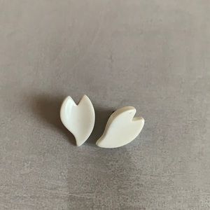 White heart earrings